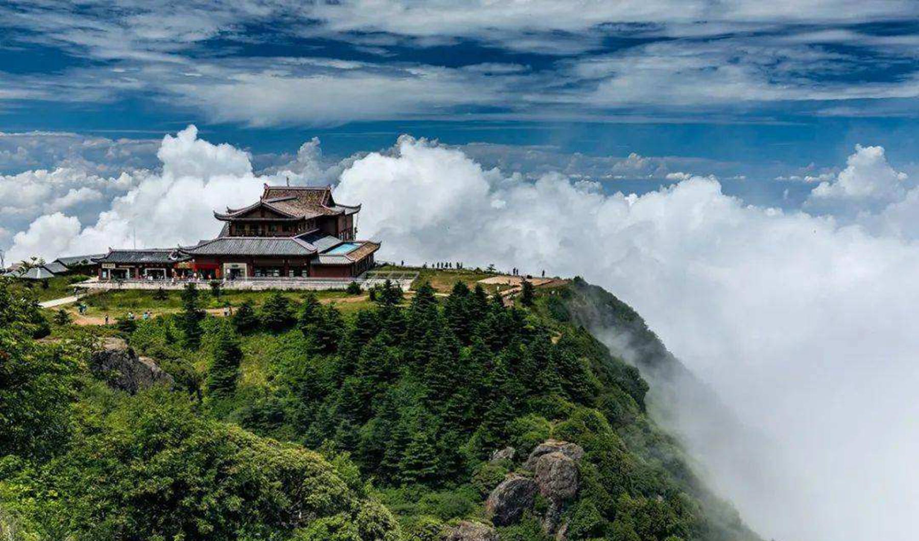 Leshan Giant Buddha & Mount Emei 2-Day Tour
