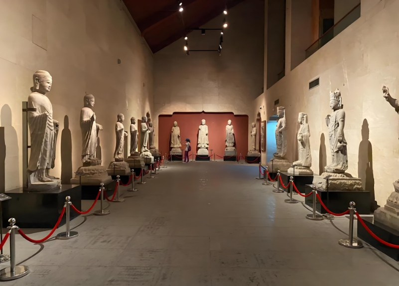 Xi’an Stele Forest Museum, Ming City Wall, Hui Ethnic Street & Bell and Drum Tower Square Day Tour
